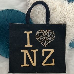 New Zealand jute souvenir tote (black and natural) - New!